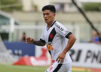 Desfalcado, Vasco segura empate e freia sequência de vitórias do São Paulo