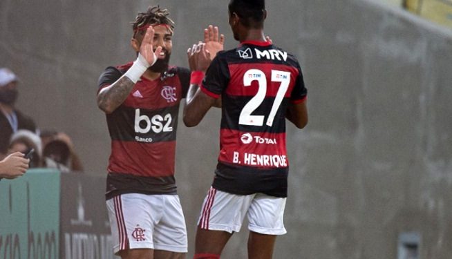 Flamengo perdeu para o São Paulo por 2 x 1