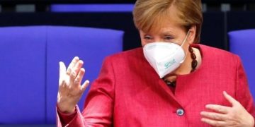 Alemanha fecha comércio e escolas até 10 de janeiro para frear casos de Covid-19