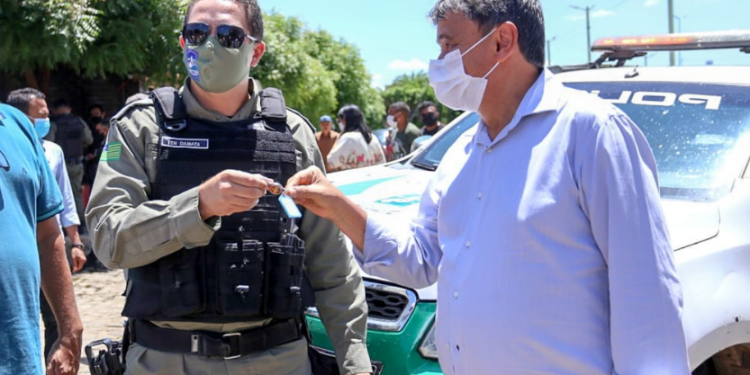 Governador inaugura obras nas áreas de saúde, transporte e segurança em Paes Landim