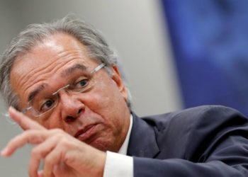 Retomada da economia depende da vacinação em massa, diz Guedes