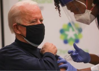 Joe Biden recebe 1ª dose de vacina contra a Covid-19