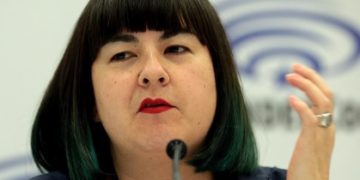 Editora Intrínseca lança HQ destaque no Eisner Awards de 2020