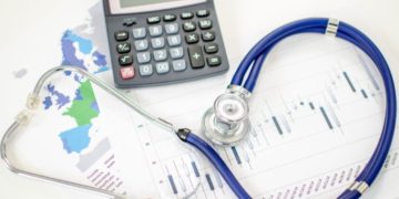 Mensalidades dos planos de saúde vão subir até 35% em 2021