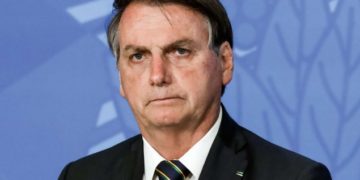 Bolsonaro prepara indulto de Natal a alguns policiais condenados