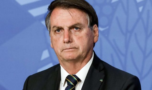 Bolsonaro prepara indulto de Natal a alguns policiais condenados