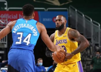 LeBron James lidera e Lakers batem os Bucks fora de casa