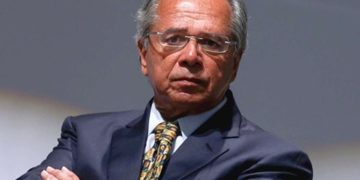 Governo decide antecipar 13º de aposentados do INSS e abono salarial