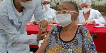 Fundação Municipal vacinou 281 pessoas no primeiro dia