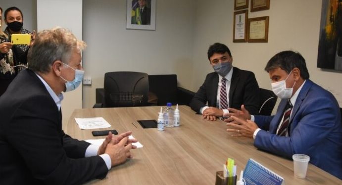 Wellington Dias defende vacinação imediata em todo o Brasil