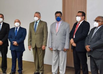 Ufpi e TJ assinam acordo para realização de mestrado e doutorado