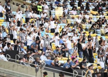 Conmebol é multada em R$ 14 mil por aglomeração na final no Maracanã