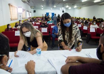 Prefeitura de Timon empossa professores aprovados em concurso público