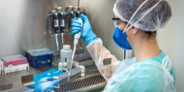 Israel testa 2 remédios promissores contra covid-19