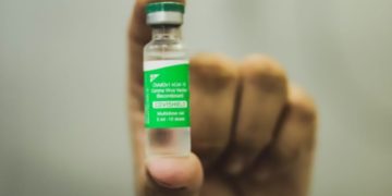 Piauí recebe novas doses de vacinas e inicia imunização do grupo acima 80 anos