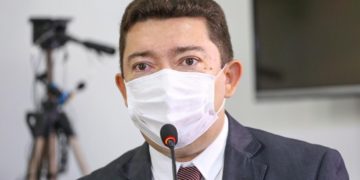 Secretário anuncia investimento de 60 milhões para compra de tablets e notebooks