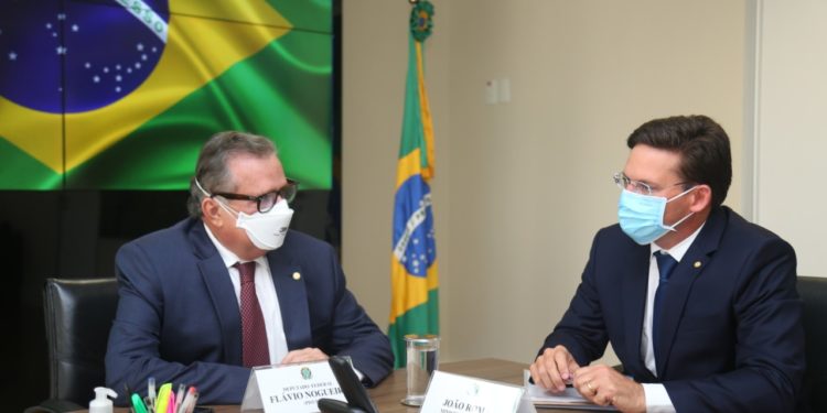 Deputado solicita recursos para manter assistência social nos municípios