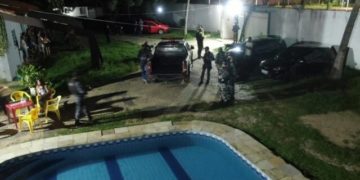 Equipe de fiscalização encerra festa clandestina e prende responsáveis
