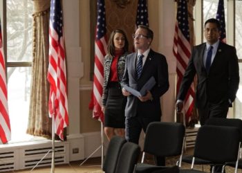Designated Survivor prende o expectador unindo política e suspense