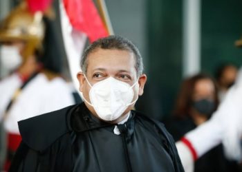 Kassio atribui transmissão da covid a festas e vota por liberação de cultos