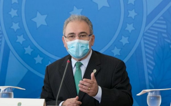 Ministro admite ‘dificuldade’ para fornecer 2ª dose da CoronaVac