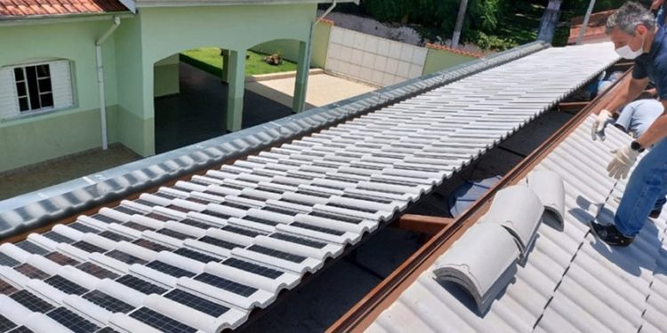 Eternit inicia produção em massa de telha solar em breve