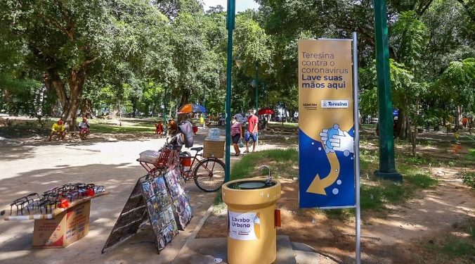 Prefeitura instala lavabos em praças de Teresina para combater o coronavírus