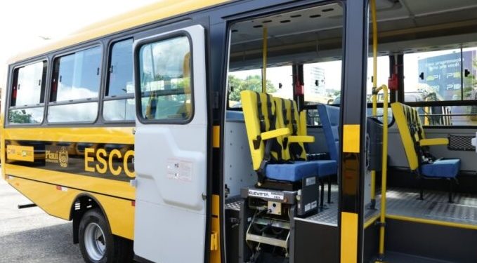 Piauí recebe 32 novos ônibus escolares do Ministério da Educação