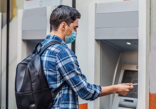 Bancos precisam desempenhar função social, avalia deputado