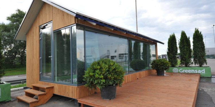Tecnologia imprime pequenas casas autossuficientes em 8 horas
