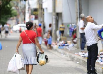 Governo do Estado publica novo decreto e mantém restrições