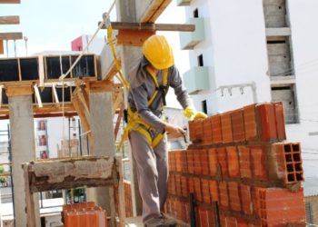 Índice de transmissão da Covid-19 ficou abaixo de 1% no setor da construção