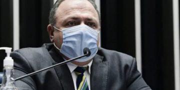 Versão de Pazuello sobre colapso de oxigênio revolta senadores na CPI