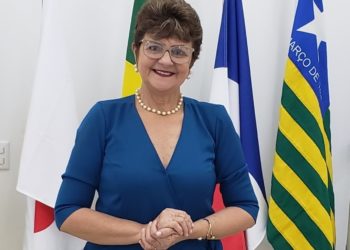 Professora destaca regras de etiqueta de como se portar à mesa