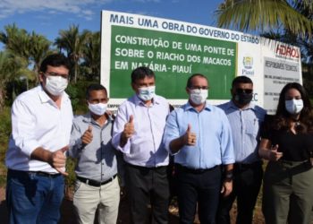 Wellington Dias inaugura obras e entrega títulos de terra em Nazária