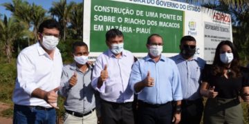 Wellington Dias inaugura obras e entrega títulos de terra em Nazária