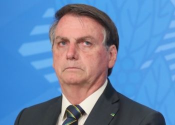 Bolsonaro chama Barroso de idiota e volta a ameaçar eleições de 2022