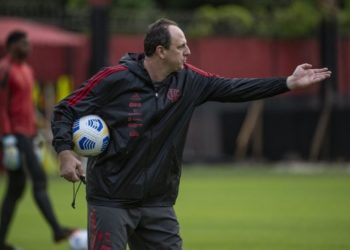 Ceni vive turbulência no Flamengo e reforços viram alento para o técnico