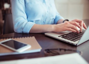 Corretores de imóveis precisam se adequar à era digital na pandemia