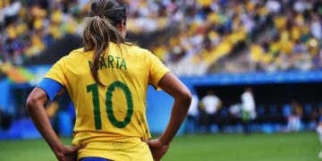 Seleção feminina perde nos pênaltis para o Canadá e é eliminada