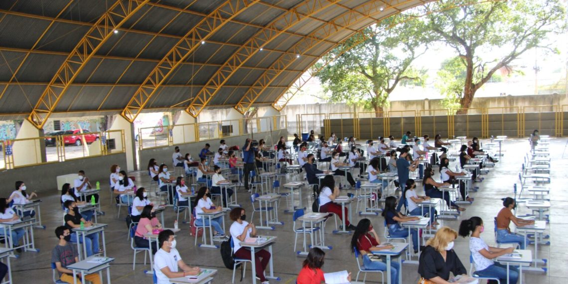 Estudantes intensificam os preparativos para o Enem com as revisões presenciais
