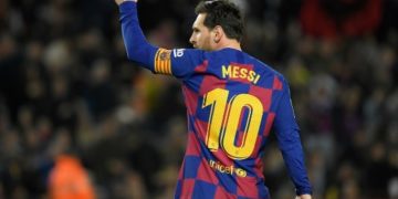 Barcelona anuncia saída de Lionel Messi