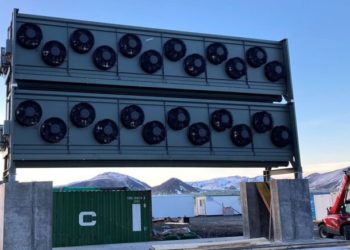 Máquina que transforma CO2 em rocha começa a funcionar