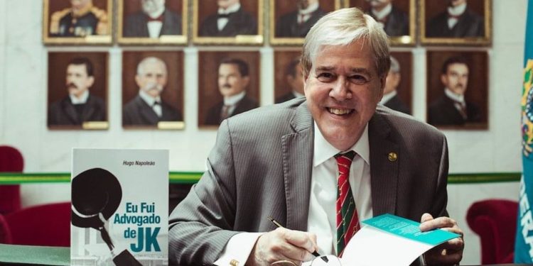 Hugo Napoleão assume Cadeira que foi de Marco Maciel na Academia Brasiliense de Letras