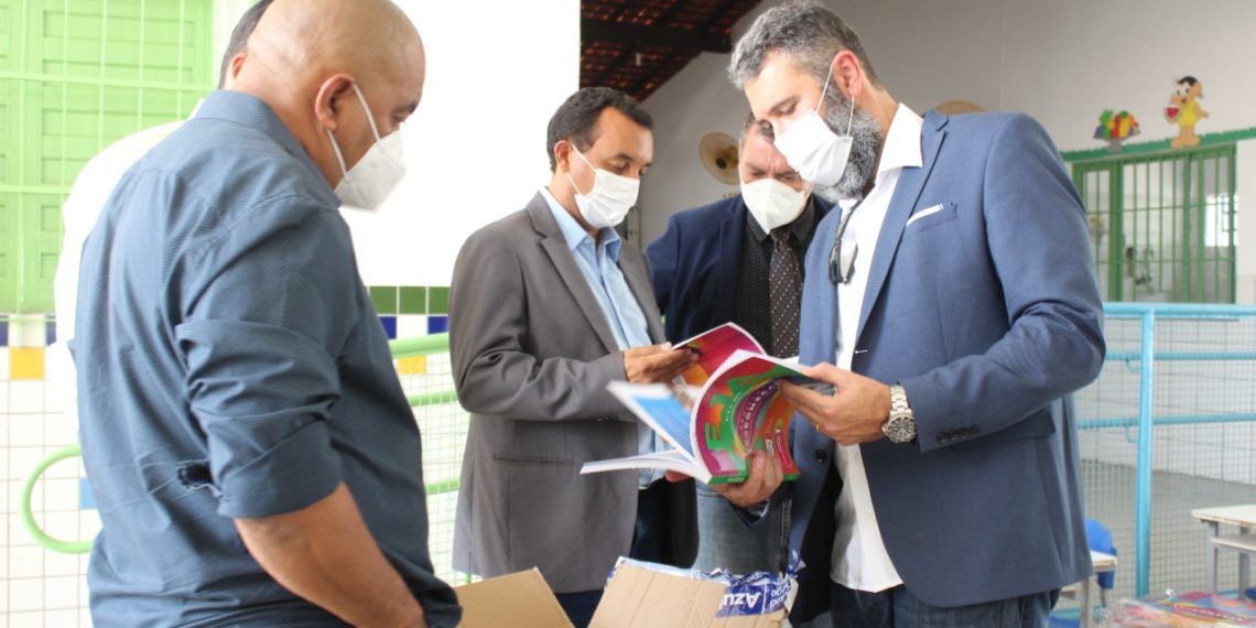 Mais escolas da rede municipal devem retornar com ensino híbrido