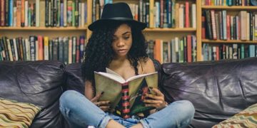 Brasil sofre com abismo em nível de leitura entre jovens de alta e baixa renda