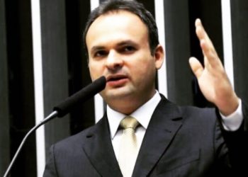 “Remanejar recursos voltados à ciência e educação não é a melhor medida”, enfatiza Maia Filho