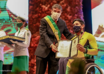 Governador entrega medalha do Mérito Renascença a 47 personalidades