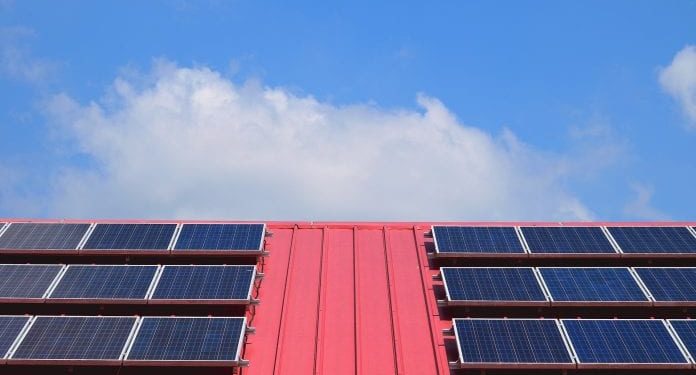 Caixa vai financiar painéis solares para residências