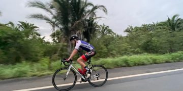 Ciclista de Picos pedala até Teresina em ação para arrecadar alimentos para famílias carentes